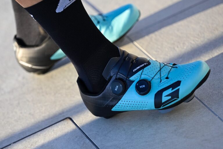 VF GROUP BARDIANI-CSF FAIZANÈ: GAERNE LAUNCHES THE NEW G.JET RACING SHOES AND MAKES ITS RETURN TO THE TEAM’S RACE KIT.