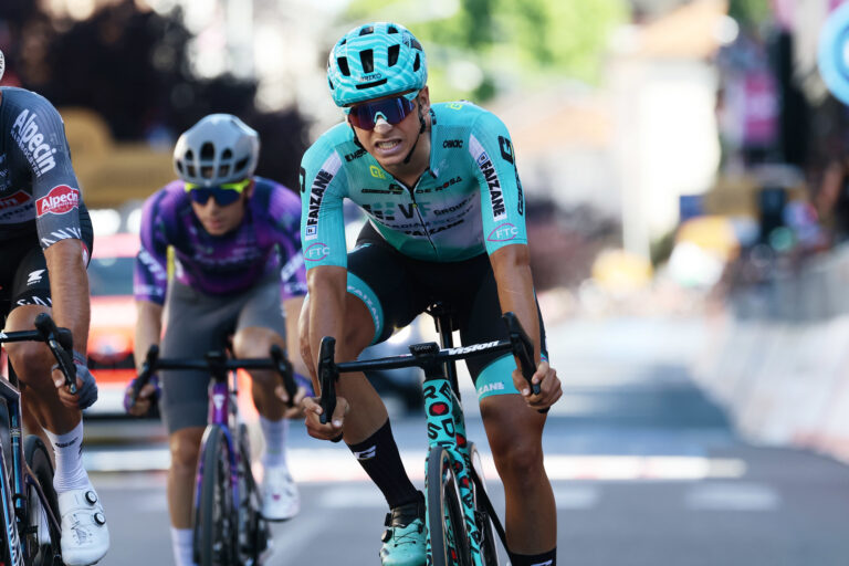 VF GROUP BARDIANI-CSF FAIZANÈ: GIRO D’ITALIA, FILIPPO MAGLI JUST MISSES THE PODIUM IN CESANO MADERNO.